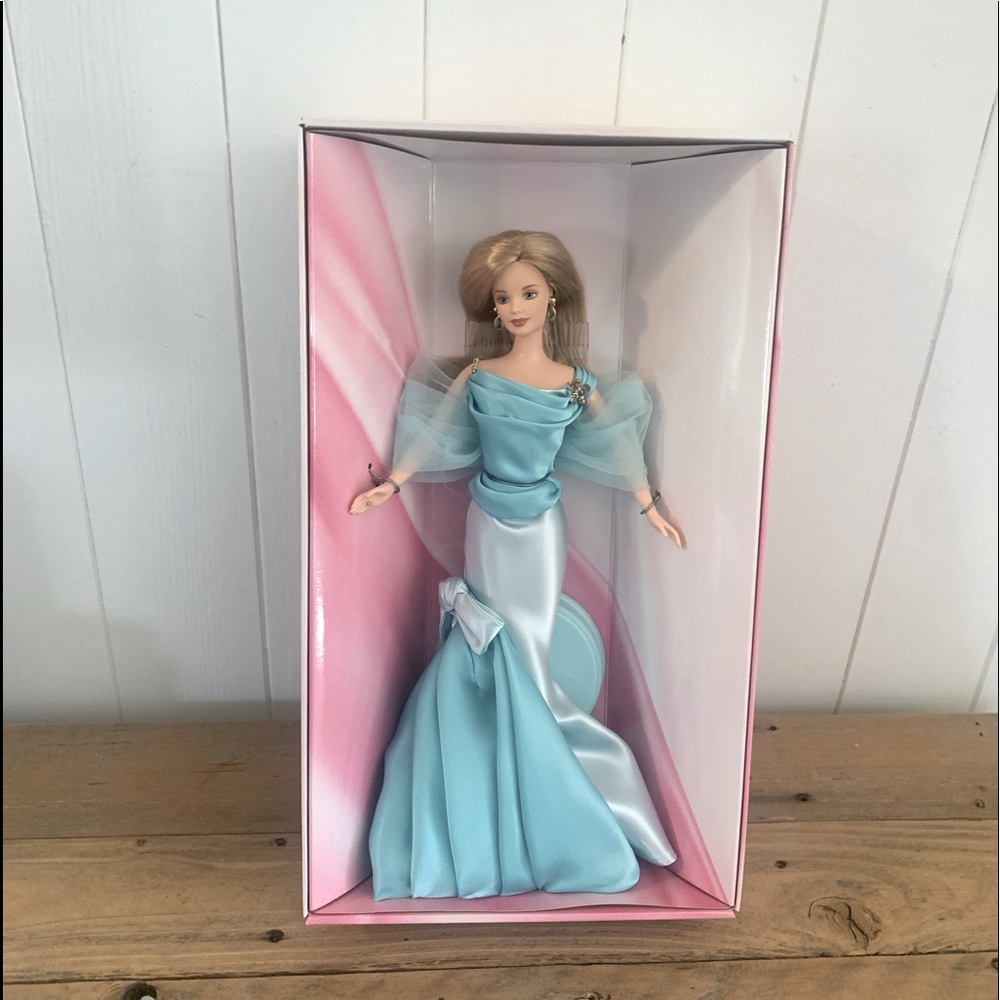 RARE Gala 40th Anniversary Bumblebee Barbie Doll New in Mint Condition Box 1998